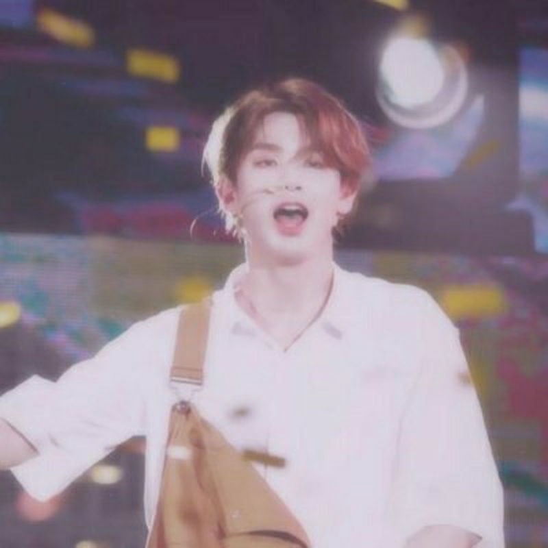 黄明昊